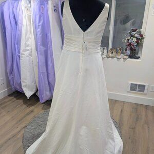 David's Bridal Satin A-Line Size 16 ivory